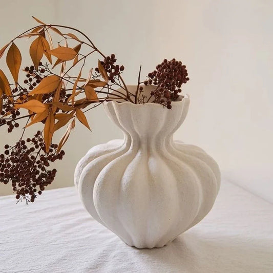 Le Vase "Élégance Française" : L’Art de la Décoration à la Française